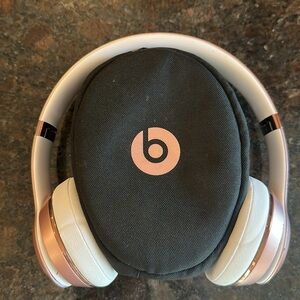 Beats Solo3 Wireless Headphones Rose Gold